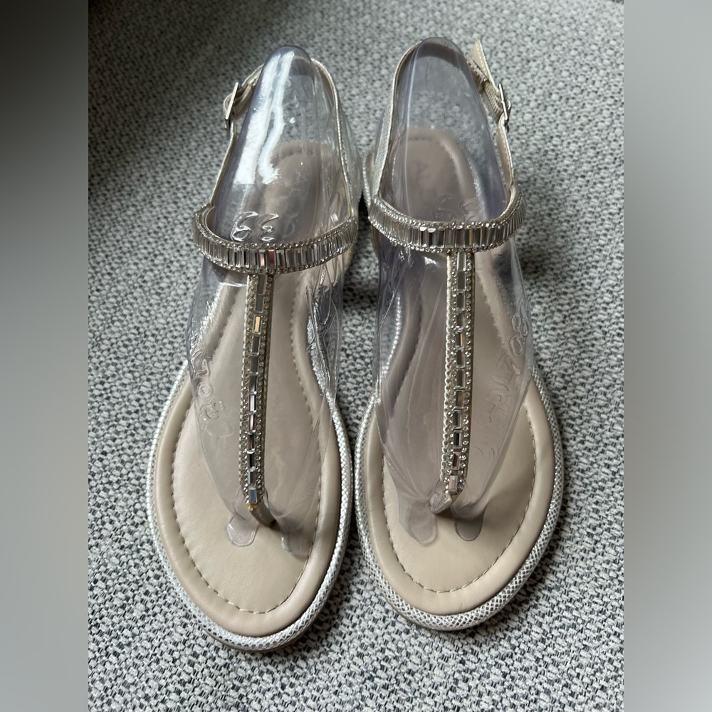 Aldo T-strap “Mazzorno” size 8.5 silver gem flat sandals. Excellent condition.